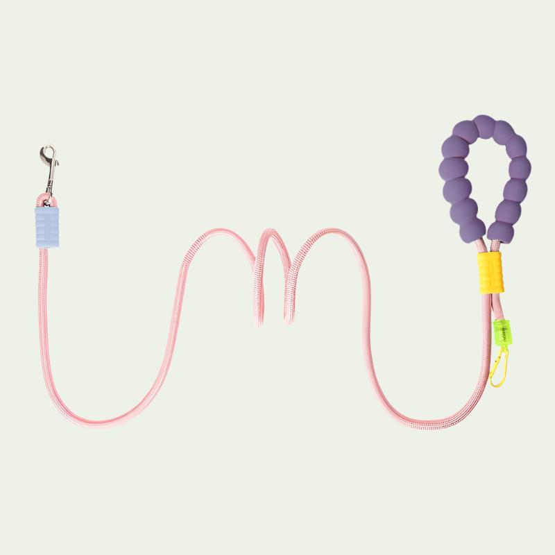 Ergonomic silicone grip on the multi-use leash for enhanced comfort